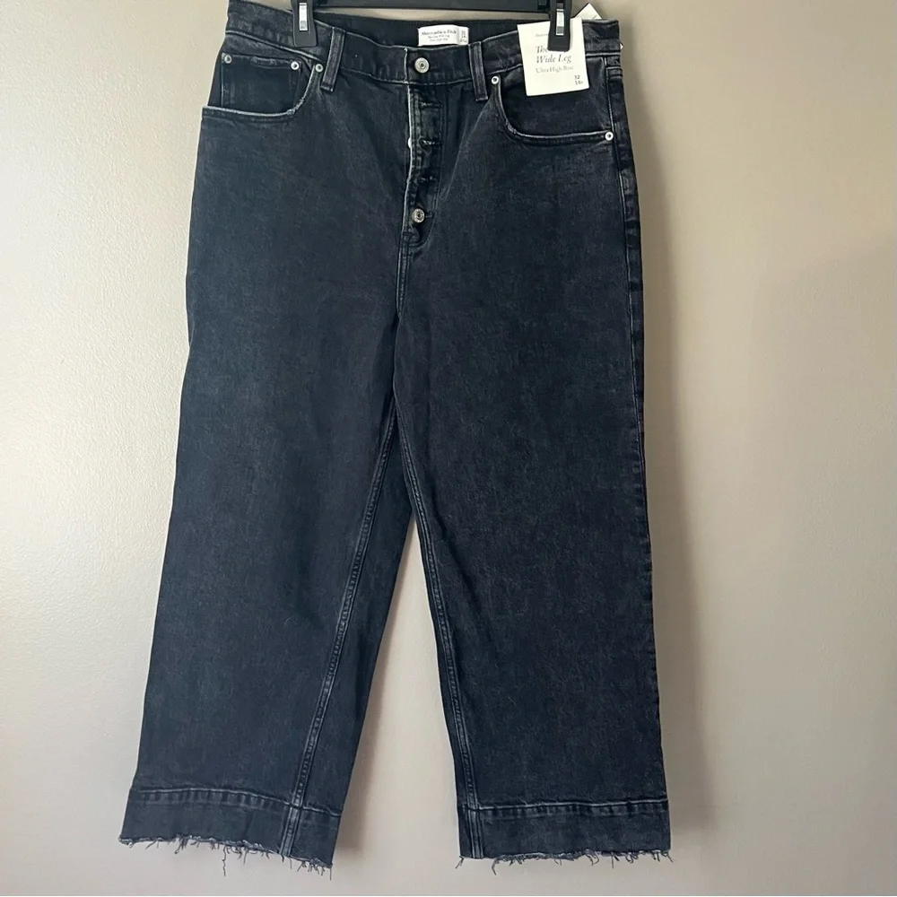 Abercrombie & Fitch Crop Wide Leg Ultra High Rise Jeans Black 32/14R - Picture 2 of 9